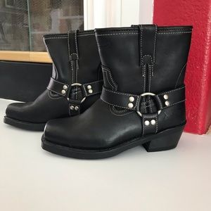 Xelement Men’s boots 9 1/2